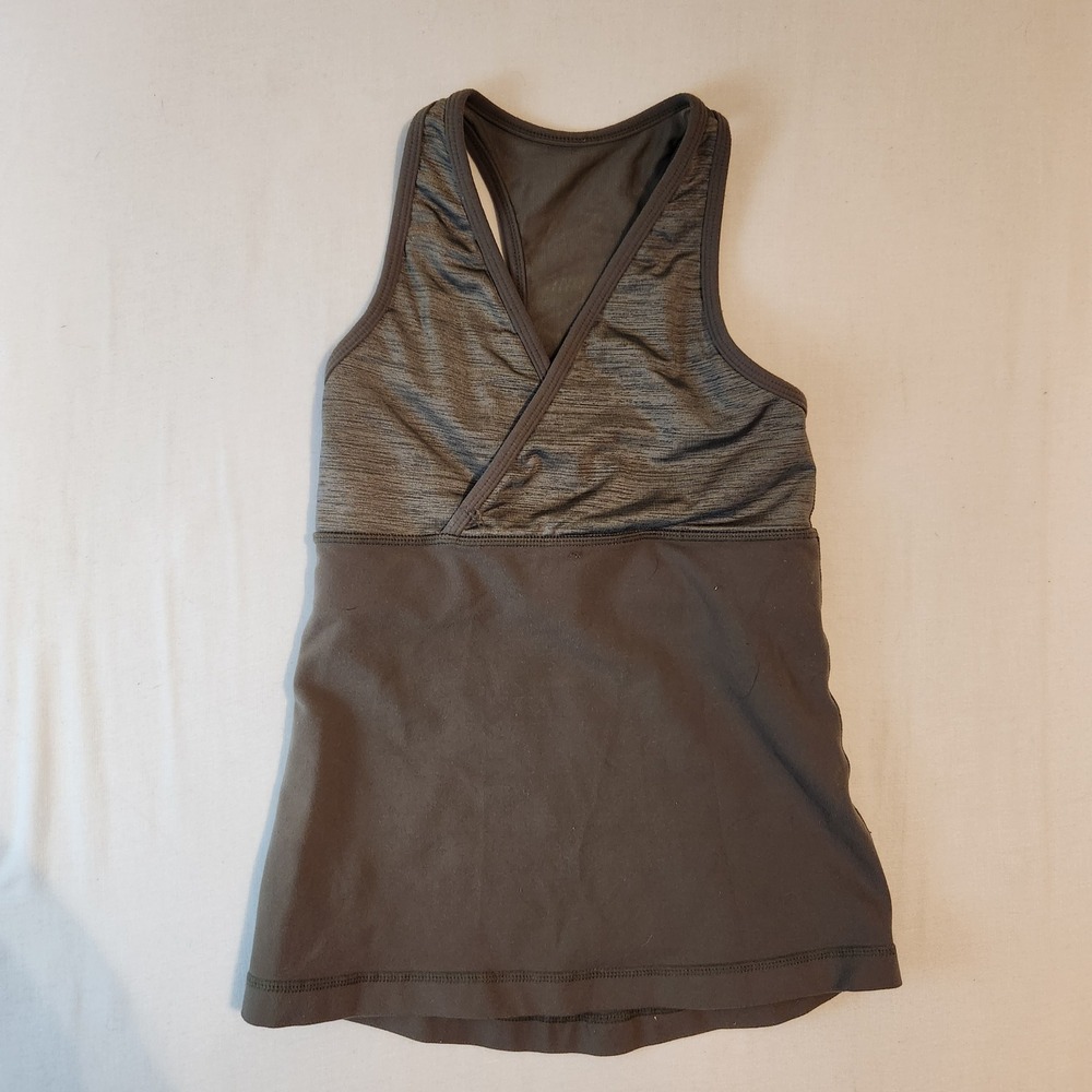 Lululemon Racerback Tank Top Built-in Shelf Bra Olive Green Gray V-Neck Yoga